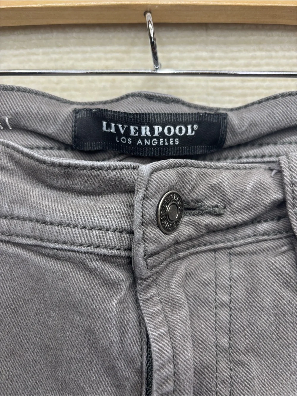 Liverpool Women’s Gray Denim modern straight Jeans 31